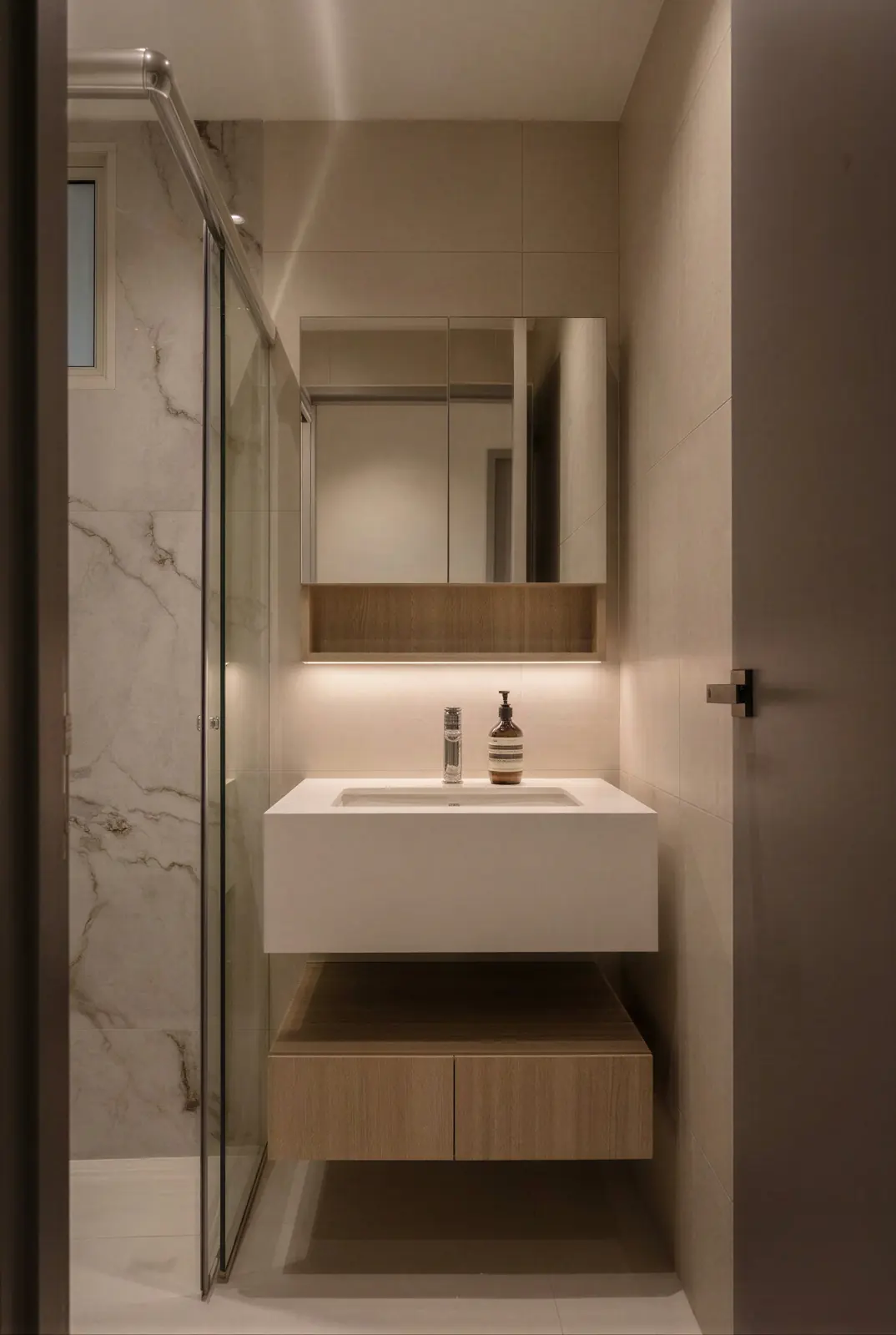 Guest bath. Sunshine Plaza Residences, 3-bedroom condominium · Singapore, renovation by ELEVATED.