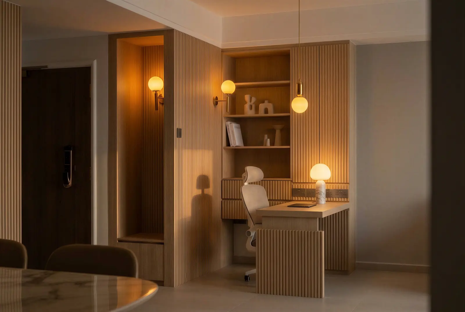 Study nook, evening. Sunshine Plaza Residences, 3-bedroom condominium · Singapore, renovation by ELEVATED.